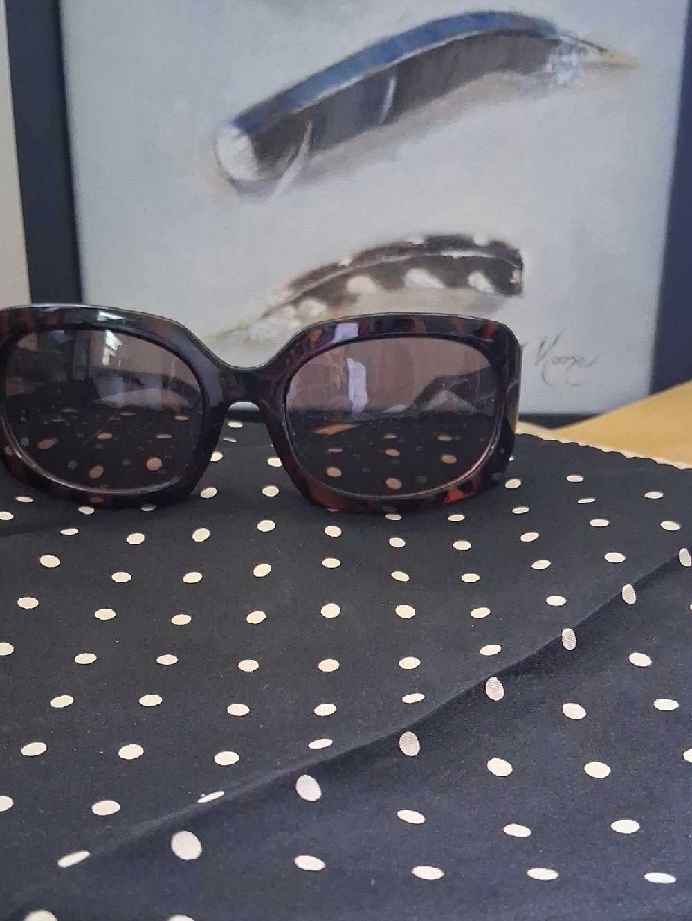 Vintage GUESS Women’s Tortoiseshell Sunglasses Large "Jackie O" Style